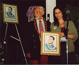 Nuni Walsh presents Bill Tapia with his Hall of Fame induction portrait, Uke Fest West, April 2004